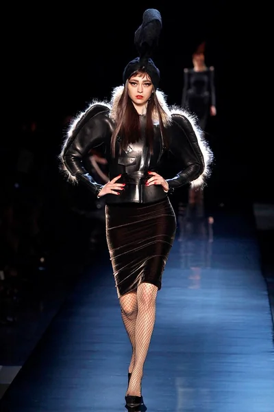 Look 7
